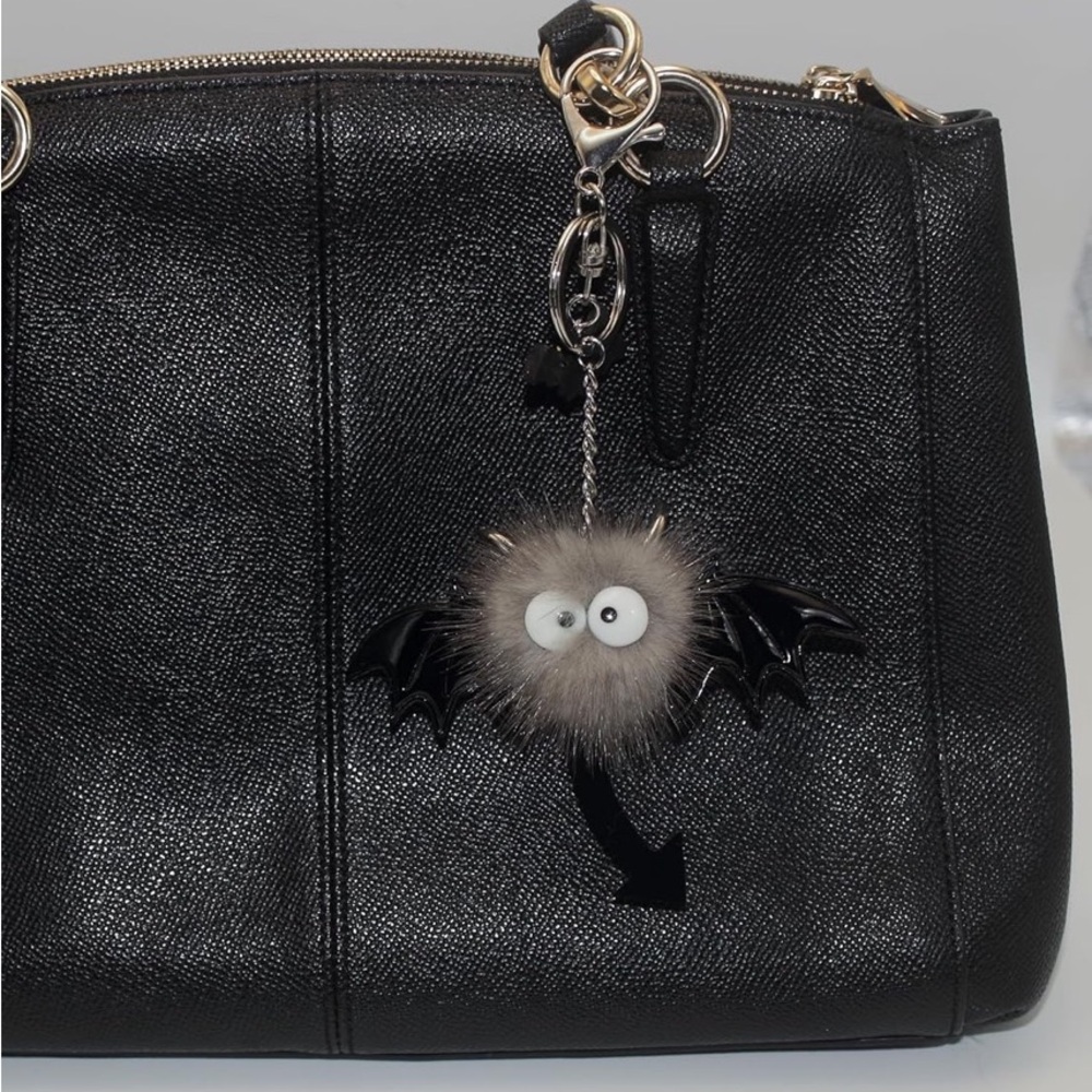 π¦NEW Bat Fluffy Pom Pom Bag Charm/ Keychain Googly Eyes Brown Cute Goth Spooky - Picture 6 of 6